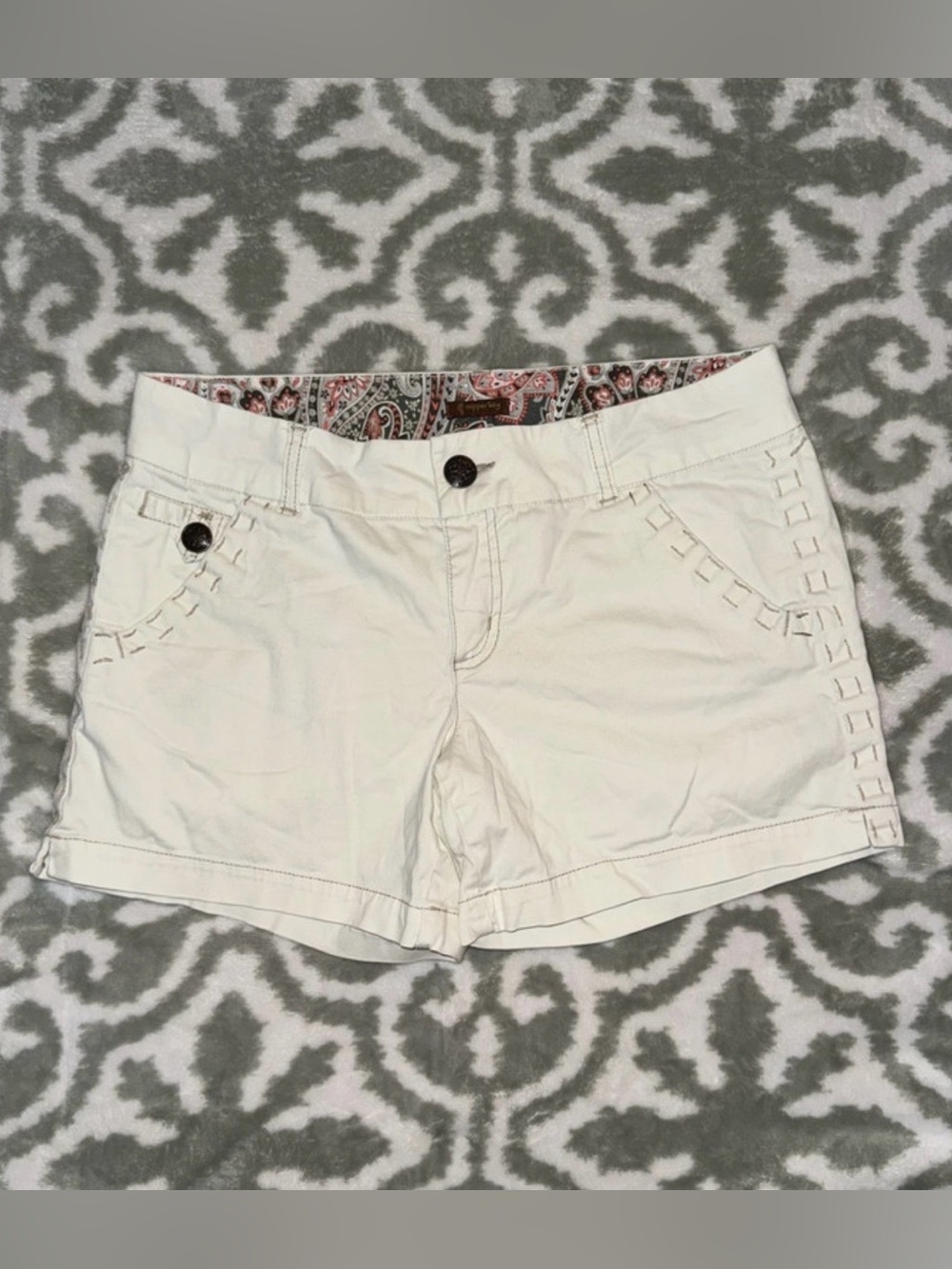 Copper Key Cream Women’s Casual Shorts with Decorative Stitching